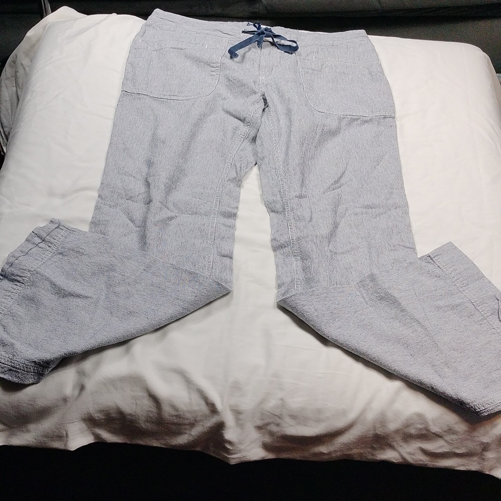 The North face women's casual pants size 12 R